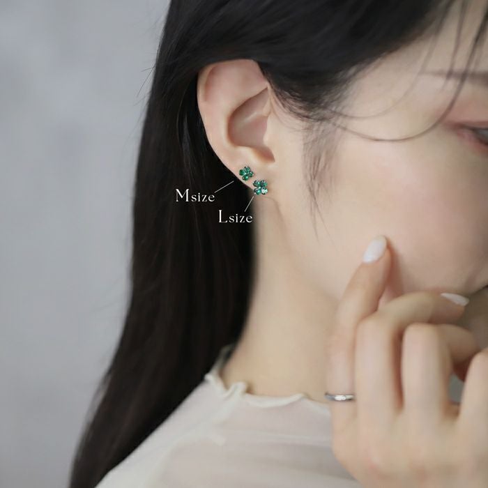ピアス クローバー 四つ葉 小さめ クリア グリーン かわいい